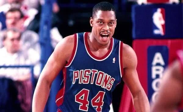 包含西汉姆训练开放日，加时末段更衣室发声引欢呼，NBA常规赛在即，赛程密集仍需轮换的词条