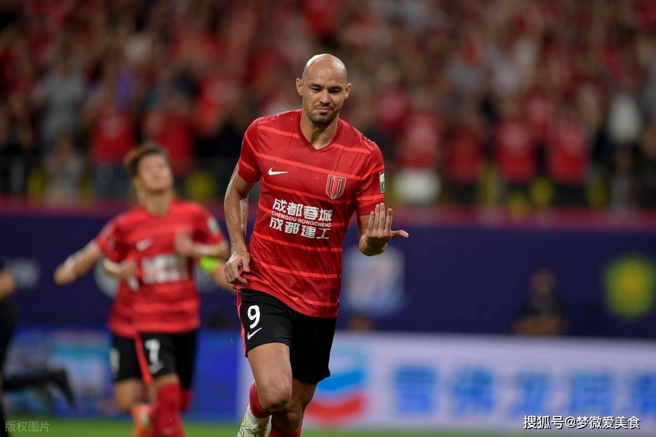 上海海港赛后防线松动，志在全明星赛名次提升，悬念犹存，年轻球员得到机会的简单介绍